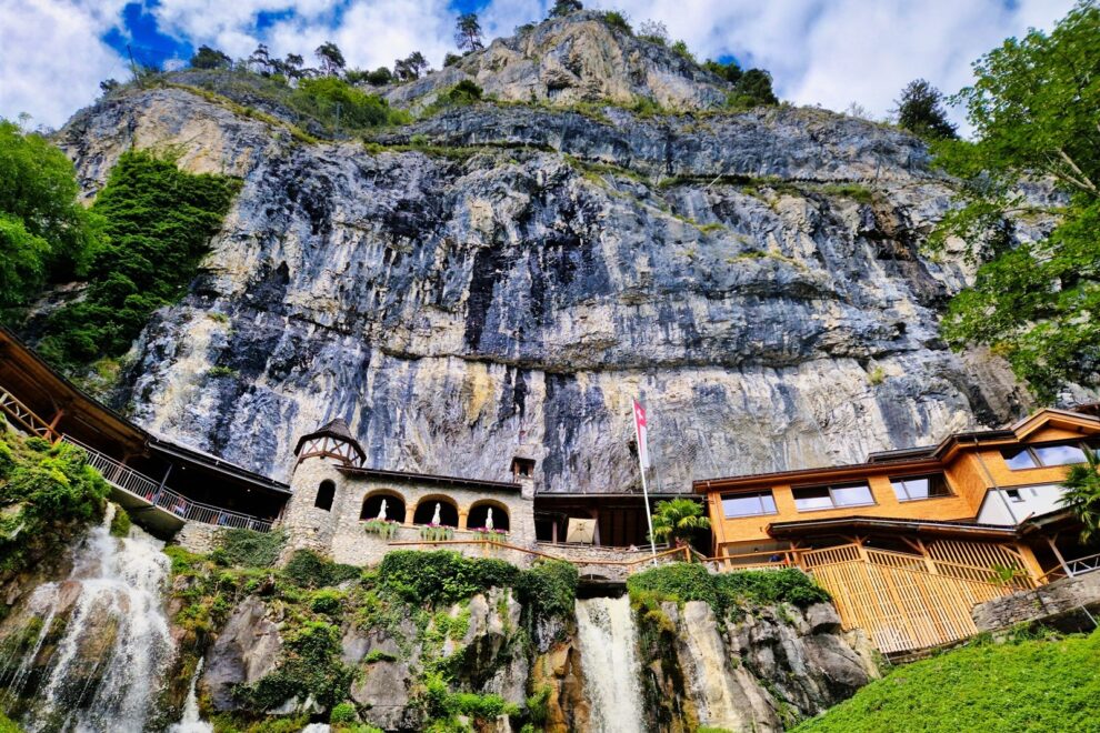 Start exploring today and let the adventure begin! Welcome to ShowUp – where Switzerland shines bright for all to see. The Ultimate Guide to Photography in Switzerland